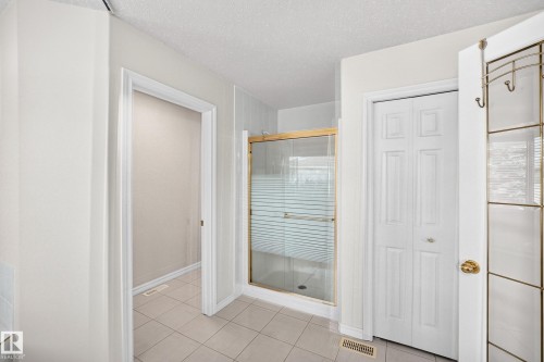 8820 158 Avenue, Edmonton, AB 