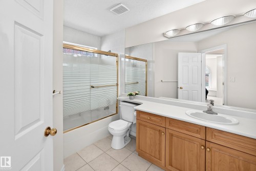 8820 158 Avenue, Edmonton, AB 