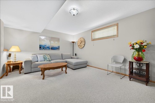 19043 49 Avenue, Edmonton, AB 