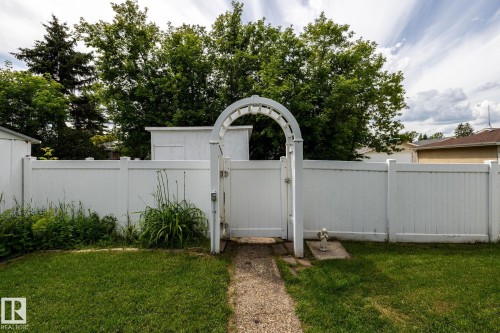 2309 Millbourne Road W, Edmonton, AB 