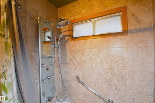 58 Wilson Crescent, Sherwood Park, AB - Indoor Photo Showing Bathroom