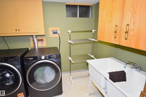 58 Wilson Crescent, Sherwood Park, AB - Indoor Photo Showing Laundry Room