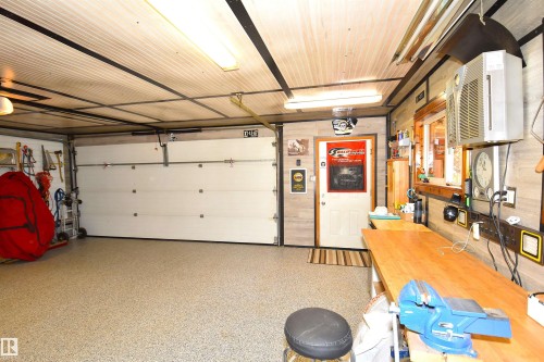58 Wilson Crescent, Sherwood Park, AB - Indoor Photo Showing Garage