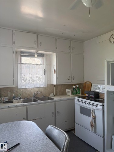 820 16 Avenue, Cold Lake, AB 
