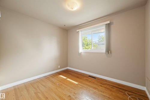 10627 43 Street, Edmonton, AB 
