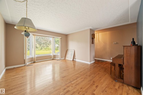 10627 43 Street, Edmonton, AB 