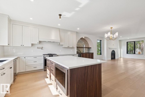 9023 90 Street, Edmonton, AB - Indoor Photo Showing Kitchen With Upgraded Kitchen