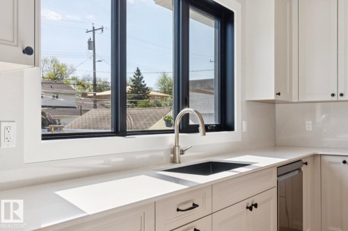 9023 90 Street, Edmonton, AB - Indoor Photo Showing Kitchen