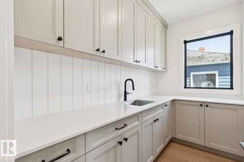 9023 90 Street, Edmonton, AB - Indoor Photo Showing Kitchen