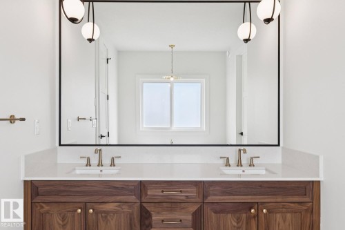 9023 90 Street, Edmonton, AB - Indoor Photo Showing Bathroom