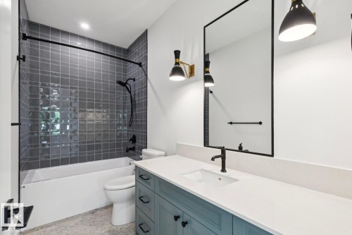 9023 90 Street, Edmonton, AB - Indoor Photo Showing Bathroom