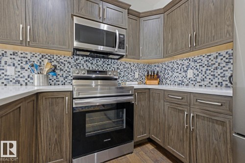 3302 66 Street, Beaumont, AB - Indoor Photo Showing Kitchen With Upgraded Kitchen