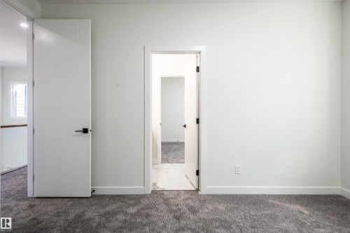 216 33 Street Sw, Edmonton, AB - Indoor Photo Showing Other Room
