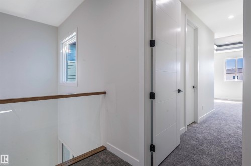216 33 Street Sw, Edmonton, AB - Indoor Photo Showing Other Room