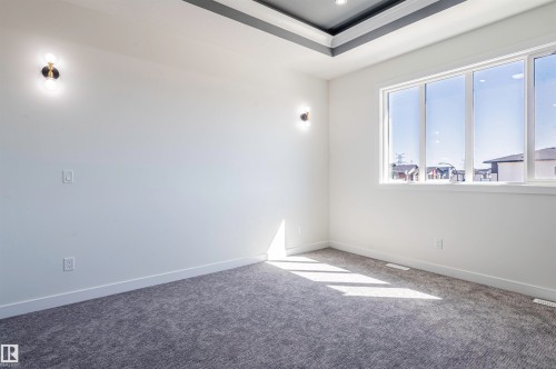 216 33 Street Sw, Edmonton, AB - Indoor Photo Showing Other Room