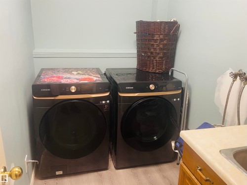 160 St. Andrews Drive, Stony Plain, AB - Indoor Photo Showing Laundry Room