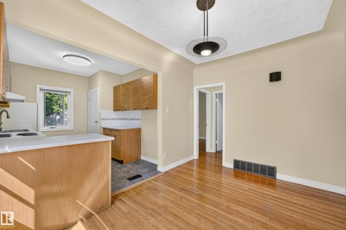 11212 66 Street, Edmonton, AB 