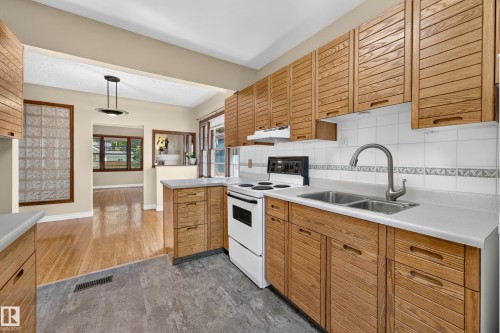 11212 66 Street, Edmonton, AB 