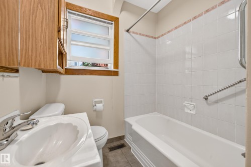 11212 66 Street, Edmonton, AB 