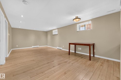 11212 66 Street, Edmonton, AB 