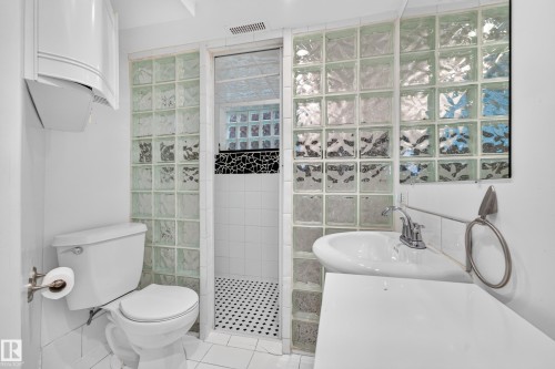 11212 66 Street, Edmonton, AB 