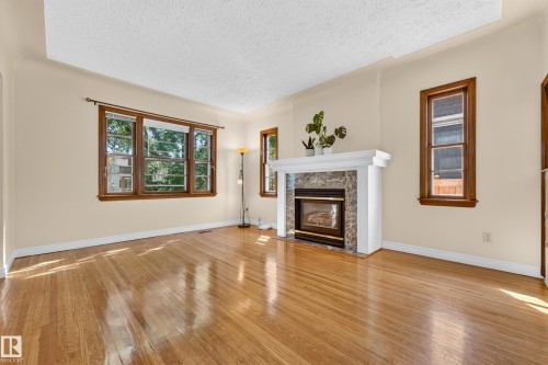 11212 66 Street, Edmonton, AB 