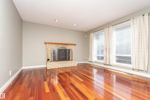 221 Ockenden Place, Edmonton, AB 