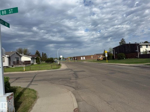 HERE IS WHERE YOU CAN PARK NEXT TO YOUR END #166 UNIT ON 140 AVE & 88 STREET!! - 166 Roseland Village, Edmonton, AB - Outdoor