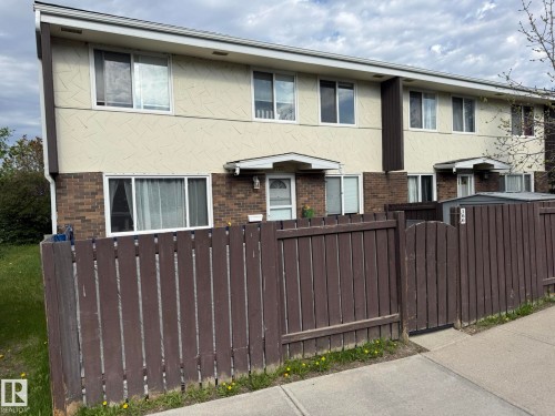 GREAT LOCATION OF THIS END UNIT TOWNHOUSE RIGHT NEXT TO 140 AVE. & 88 STREET NW! YOU CAN PARK RIGHT THERE ON THE STREET TO THE LEFT OF THE TOWNHOUSE!! - 166 Roseland Village, Edmonton, AB - Outdoor