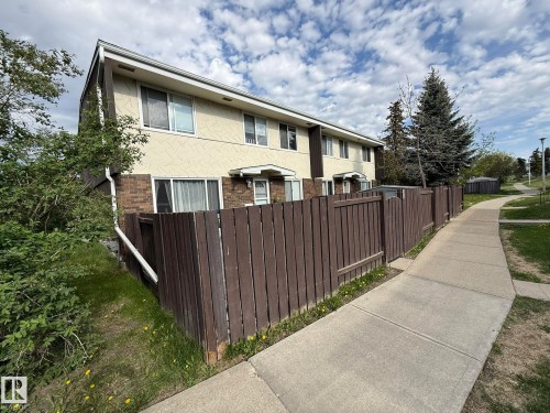 GREAT LOCATION OF YOUR END UNIT #166 THAT IS RIGHT NEXT TO 140 AVE. & 88 STREET. NW! SO YOU CAN PARK RIGHT NEXT TO YOUR UNIT! - 166 Roseland Village, Edmonton, AB - Outdoor