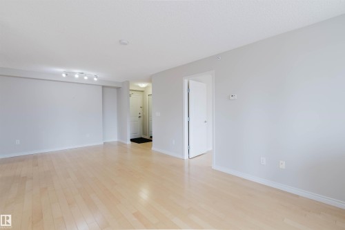 Empty room - 608 10303 105 Street, Edmonton, AB 