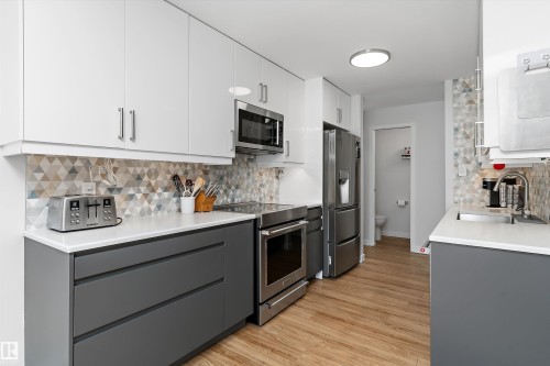 14F Twin Terrace, Edmonton, AB 