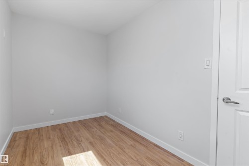 14F Twin Terrace, Edmonton, AB 