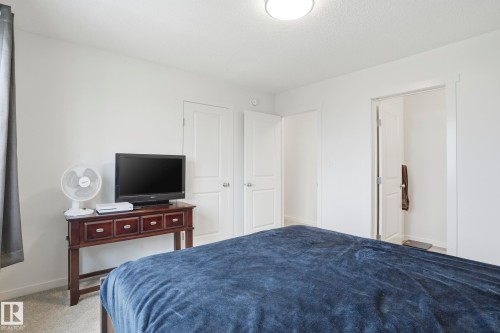 Bright interior space with white walls and ceiling - 58 Jensen Gate, St. Albert, AB 