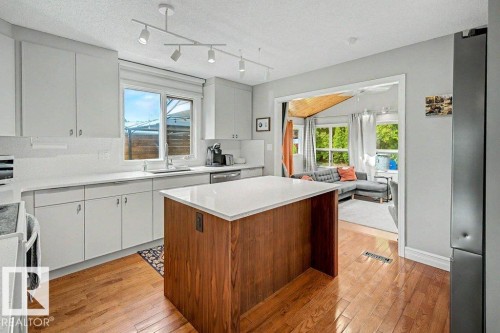 30 Adamic Crescent, Leduc, AB - Indoor Photo Showing Kitchen