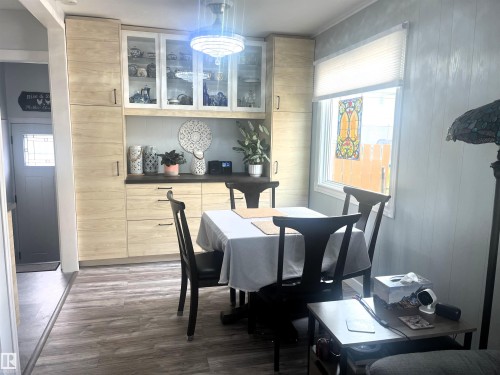 Dining area - 4812 47 St, Drayton Valley, AB 