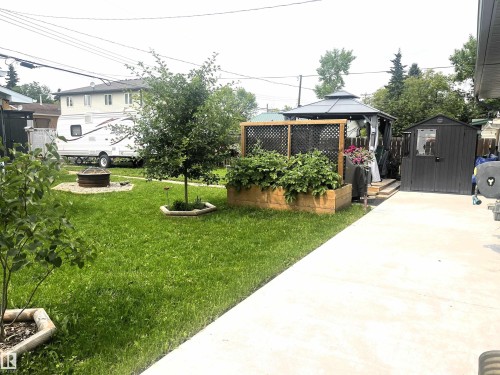 Yard - 4812 47 St, Drayton Valley, AB 