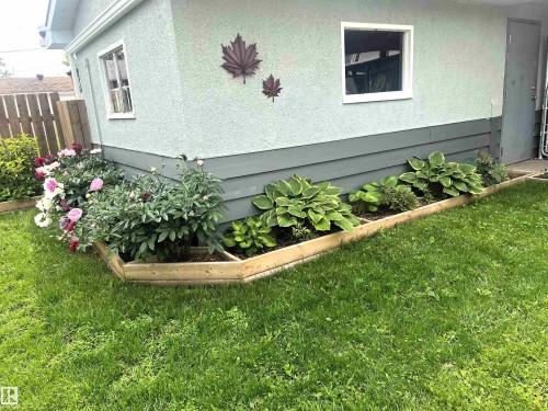 Property exterior - 4812 47 St, Drayton Valley, AB 