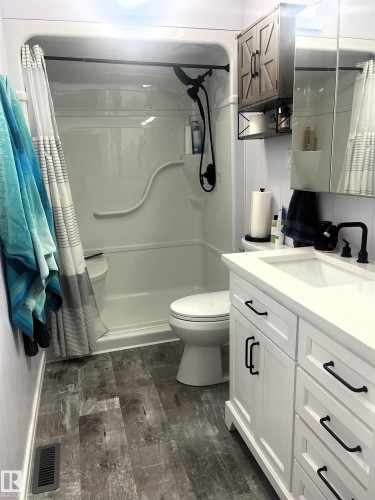 Bathroom - 4812 47 St, Drayton Valley, AB 