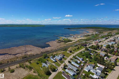 5013 53 Avenue, Wabamun, AB 