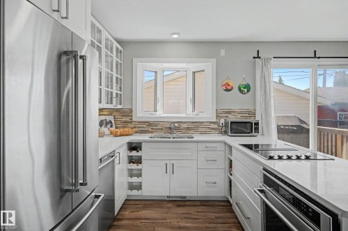 5407 106 Avenue Nw, Edmonton, AB - Indoor Photo Showing Kitchen With Stainless Steel Kitchen
