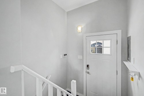 5407 106 Avenue Nw, Edmonton, AB - Indoor Photo Showing Other Room