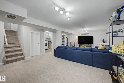 5407 106 Avenue Nw, Edmonton, AB - Indoor