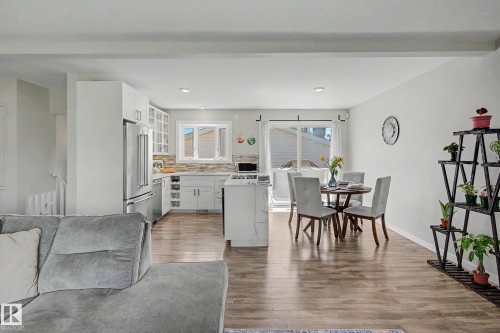 5407 106 Avenue Nw, Edmonton, AB - Indoor