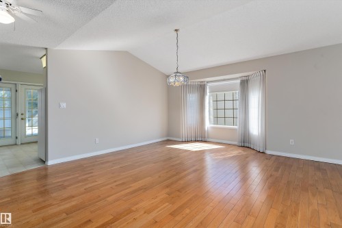933 Youville Drive W, Edmonton, AB 