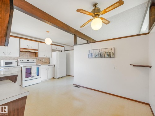 Kitchen - 15011 72A Street, Edmonton, AB 