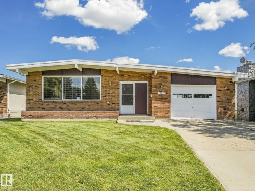15011 72A Street, Edmonton, AB 