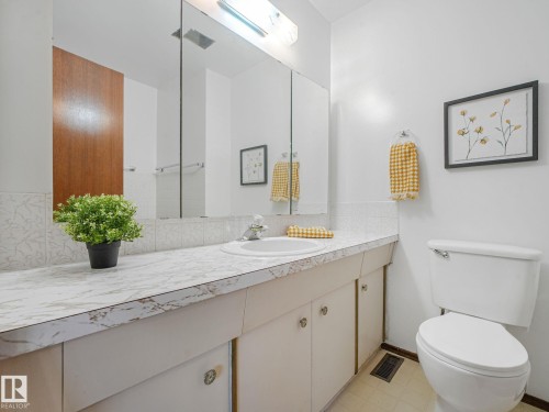 Bathroom - 15011 72A Street, Edmonton, AB 