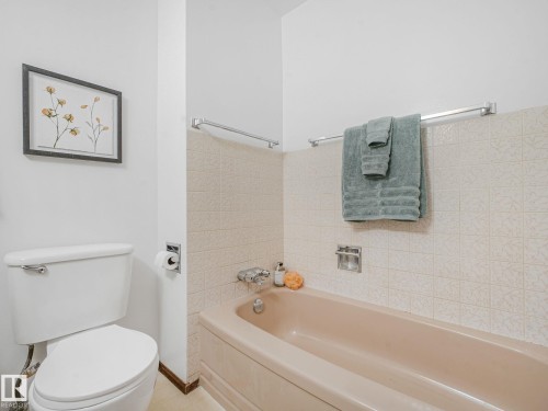 Bathroom - 15011 72A Street, Edmonton, AB 