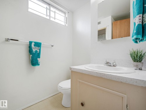 Bathroom - 15011 72A Street, Edmonton, AB 